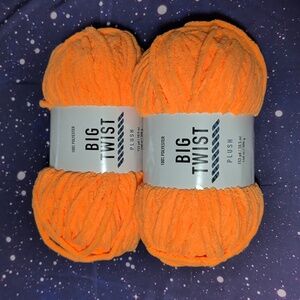 2 New Skeins Big Twist Plush Yarn ELECTRIC TANGERINE 🧡 Discontinued RARE